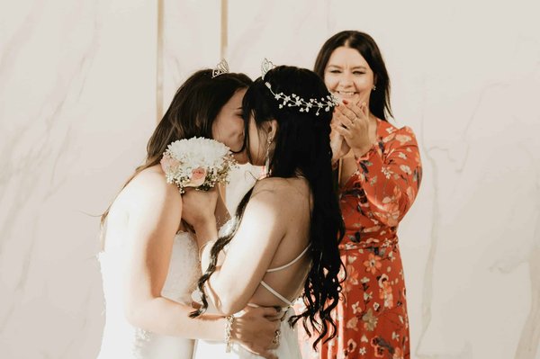 Guide pour choisir des bijoux de tête sophistiqués pour des mariages