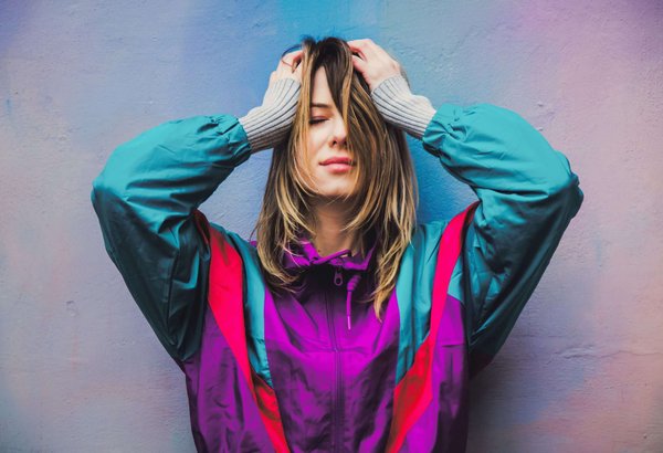 Comment marier des sneakers avec des tenues de travail sans perdre en professionnalisme ?