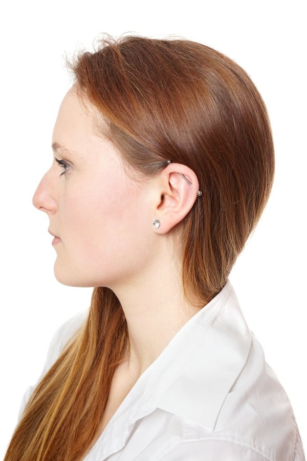 L'art du piercing industriel : Élégance et audace
